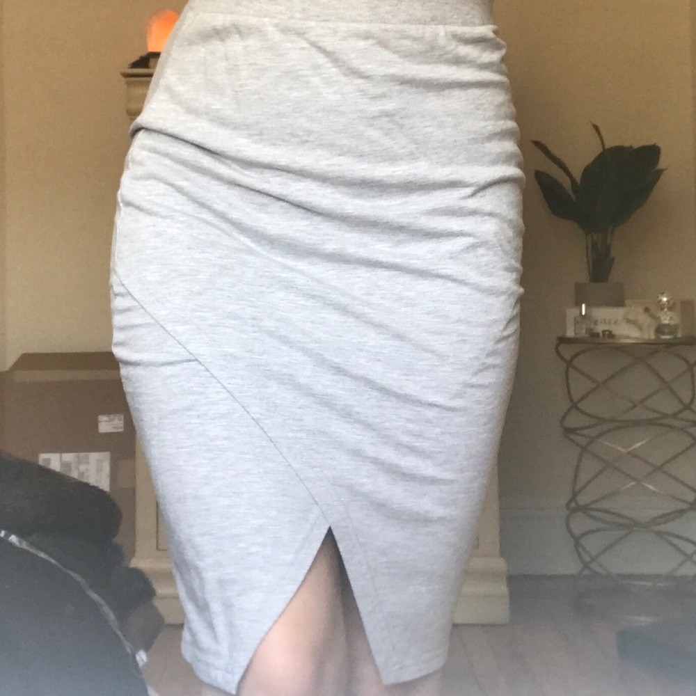 Stretchy grey midi skirt